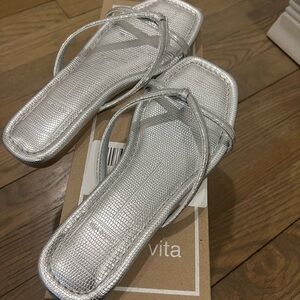 Dolce Vita Lucca Sandals size 5.5